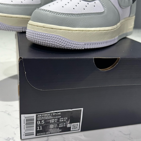 Nike Air Force 1 Low Like New 👟 With Box - Picture 4 of 4